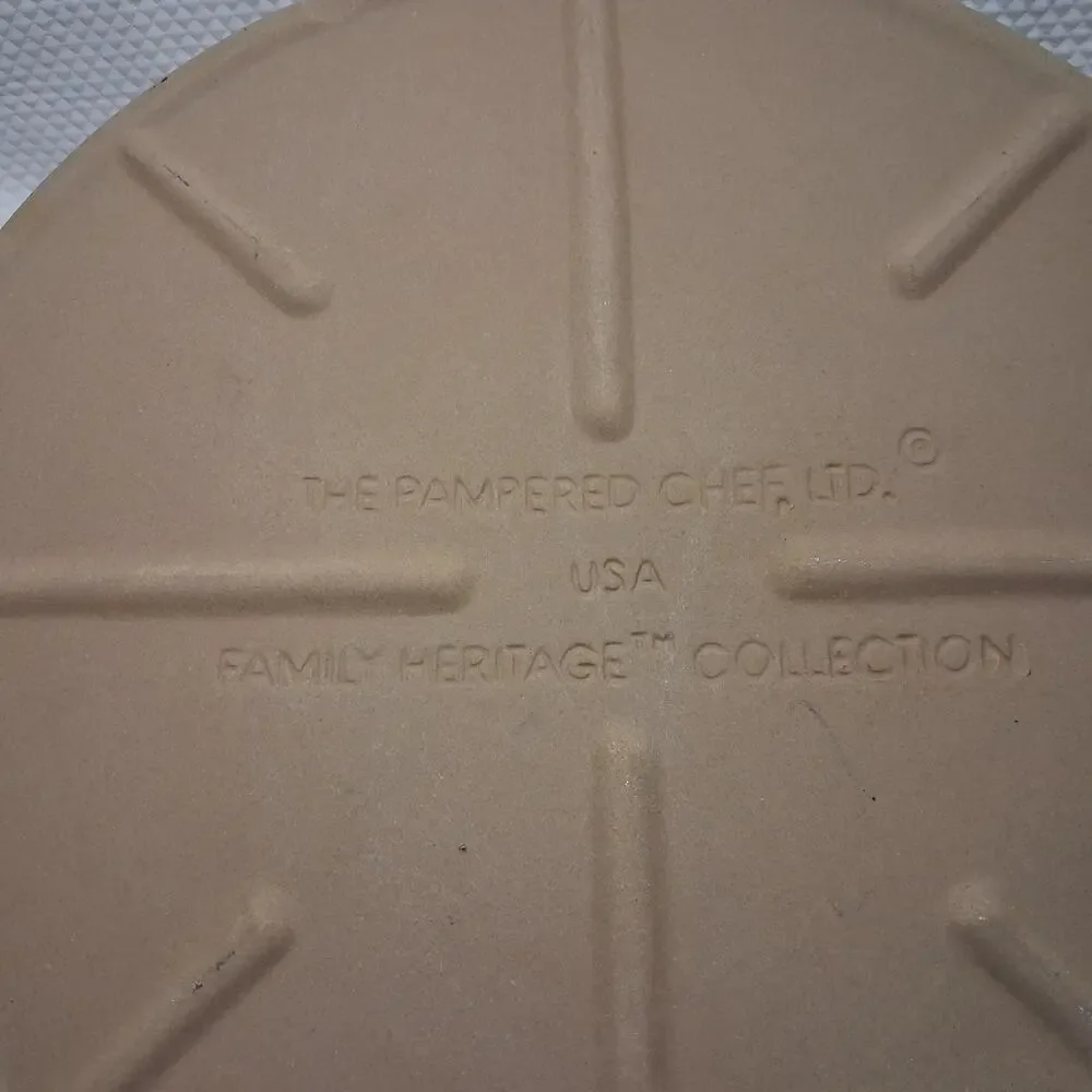Pampered Chef Stoneware Pizza Stone 13” Round
